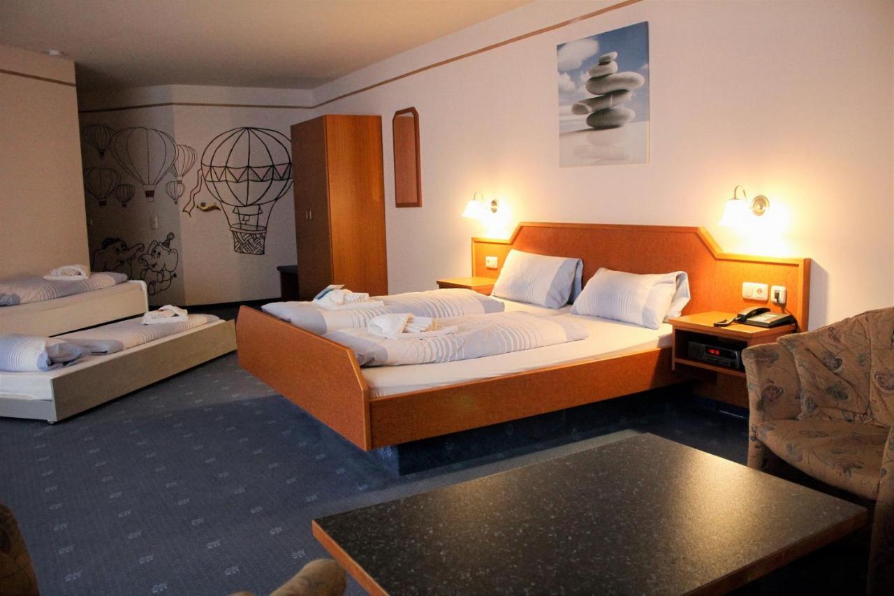 Waldhotel Feldbachtal Neuhaus am Rennweg Exteriér fotografie
